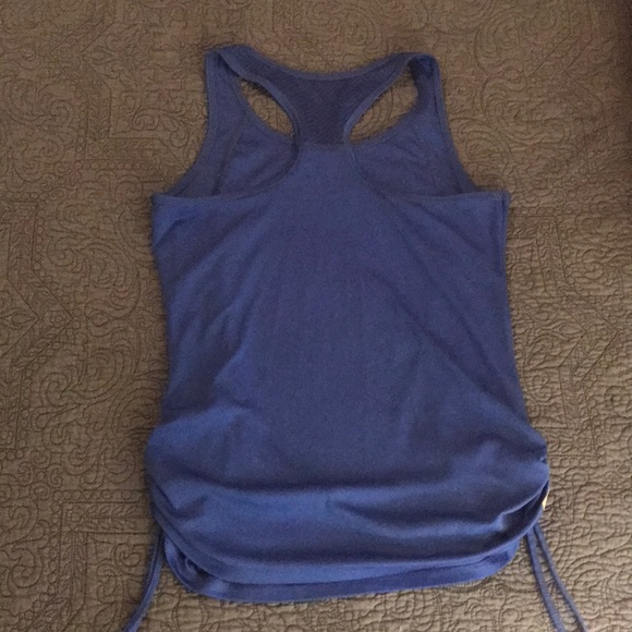 Workout/ active top - Picture 2 of 2